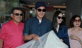 娱乐圈吃瓜两个人